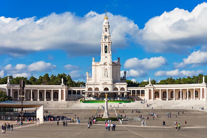 Lisbon: Fátima & The Shepherds Children Home Self-Guided Tour - Getting started at Gray Line Lisbon (and how the day usually runs)