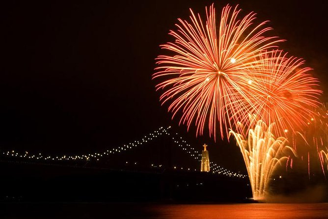 Lisbon: Fireworks, Music and Open Bar in New Year's Eve Cruise - Why a Tagus River fireworks cruise beats the street crowds