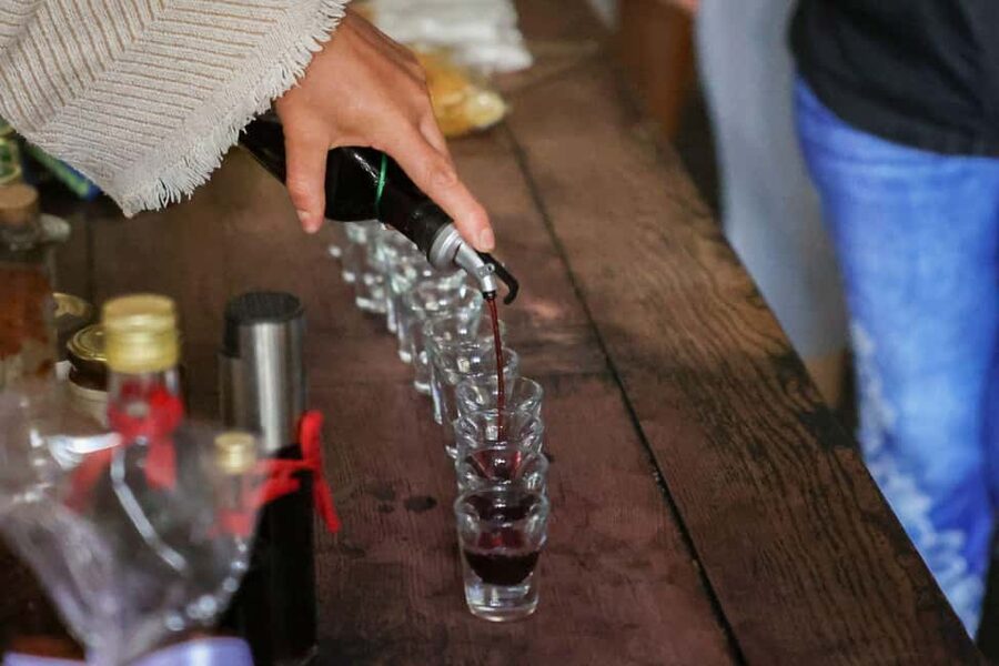 Lisbon: Flavors & Traditions Walking Food Tour - Meeting at Av. da Liberdade: your starting point and first checks
