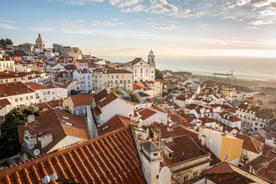 Lisbon: Flexible Walking Tour of Alfama - Lisbon Alfama Walking Tour by Walkbox: Flexible, Self-Paced, Actually Practical