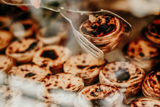 Lisbon Food and Wine Tasting Tour of HIDDEN GEMS (Small Groups) - Small-group reality: pacing, walking, and why max 12 helps