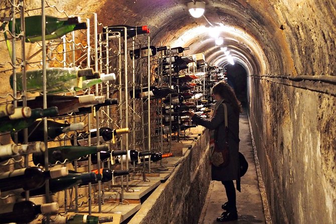 Lisbon Food & Local Drinks Evening Tour by Food Lover Tour - Meeting point and timing: keep the night simple