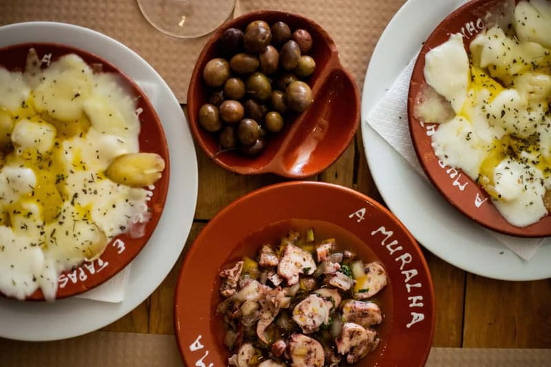 Lisbon: Food Tasting Tour by Tuk Tuk with 2 Stops - Baixa de Lisboa: Wine and First Bites in Lisbon’s Center