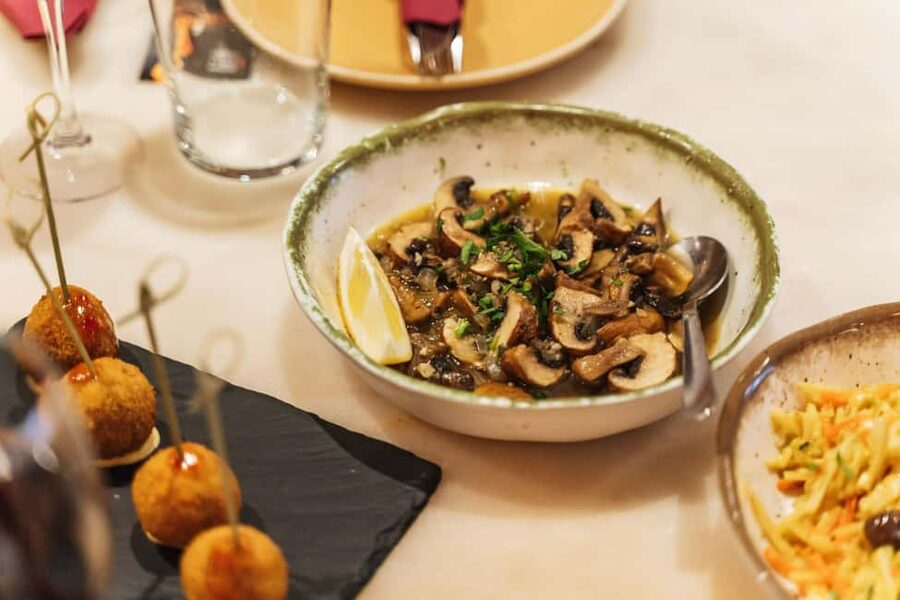 Lisbon Food Tour with Drinks and Food Included - Who this tour suits best