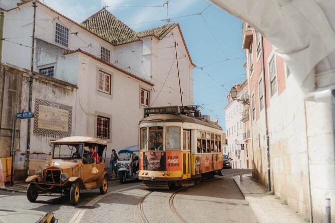 Lisbon Food & Tuk Tuk Tour with Eating Europe - The Fado House Stop: Octopus Salad, Bacalhau à Brás, and Wine or Beer