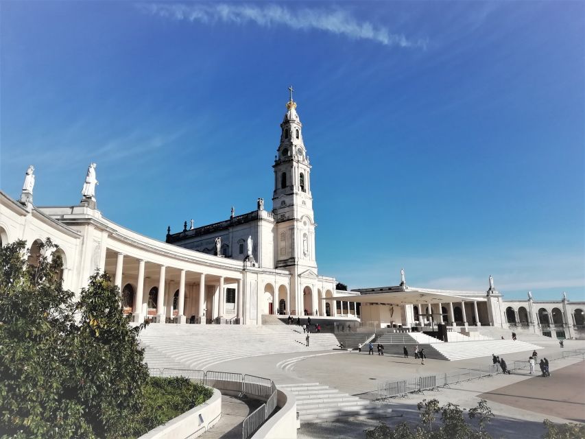 Lisbon: Full-Day Private Guided Tour to Fátima - Guides, languages, and pacing: why private feels different at Fátima