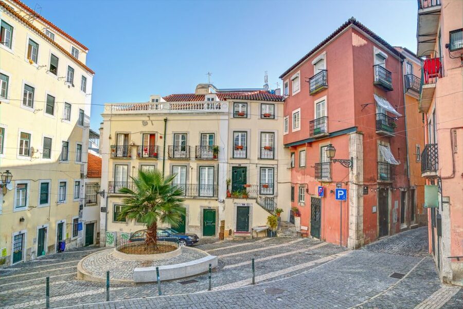 Lisbon: Full-Day Private Sightseeing Tour - Rossio Square, Lisbon Cathedral, and the Views Over Gracia and Baixa