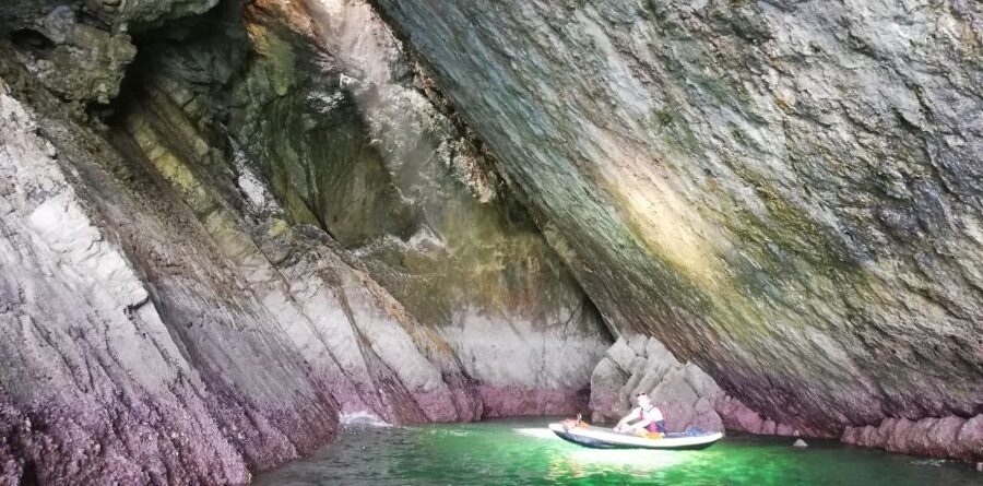 Lisbon: Full-Day Sesimbra Kayak Tour with Picnic - Snorkeling Masks and Coral Edges: When to Use Them