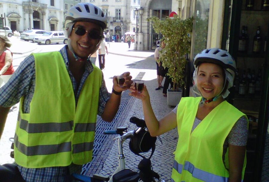 Lisbon: Go Taste Electric Bike Tour - Pastel de nata at Manteigaria: start sweet, start iconic