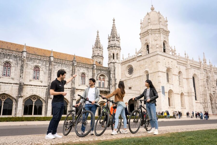 Lisbon: Guided Bike Tour, Helicopter Flight, and Boat Trip - The 10-minute helicopter flight: worth it, if you’re ready for brief