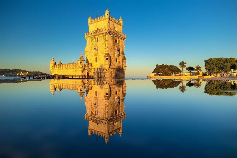 Lisbon: Guided Eco Tuk Tuk sightseeing tour - Graça: local neighborhoods, monastery stops, and hilltop viewpoints