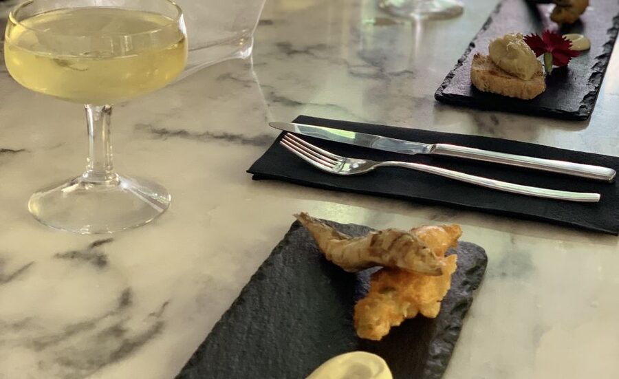 Lisbon: Guided Food and Wine Tasting Tour - Castle Quarter guided stroll: a short digesting pause with real views
