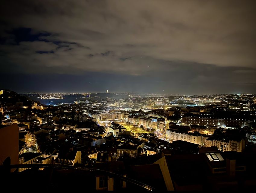 Lisbon: Guided Nighttime Electric Bike Tour - Photo-Friendly Views and the 360° Perspective