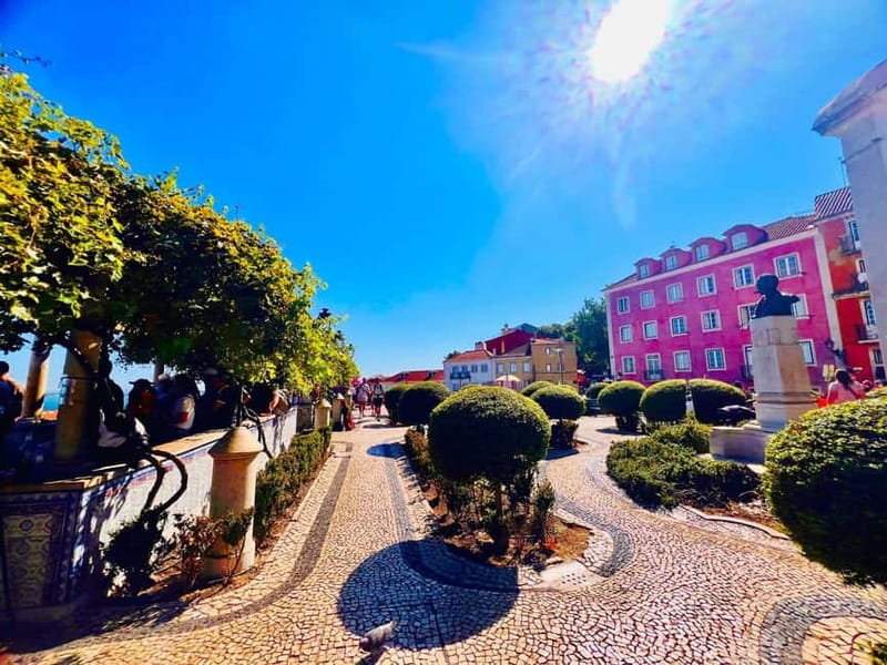 Lisbon: Guided Sightseeing Tour by Tuk Tuk - Church Stops and Cathedral Time: Saint Anthony, Saint Vincent, and Sé de Lisboa