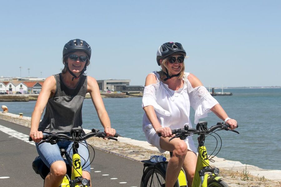 Lisbon: Guided Tour of Historic Belém by Electric Bike - Monument of the Discoveries (1940) and the Age of Discoveries in stone