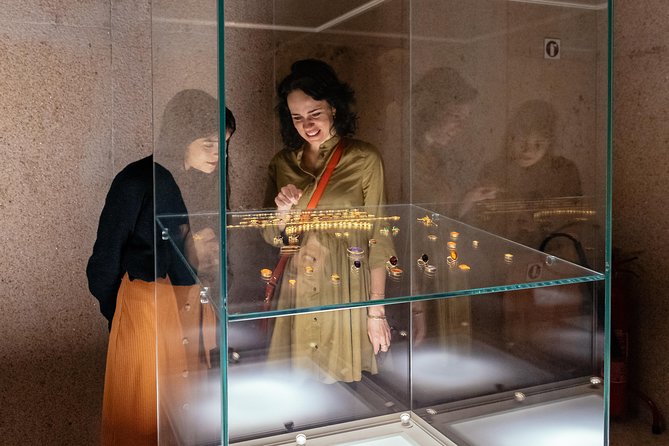 Lisbon Gulbenkian Museum & City PRIVATE TOUR with Private Guide - Calouste Gulbenkian Museum: The Art World in One Compact Visit