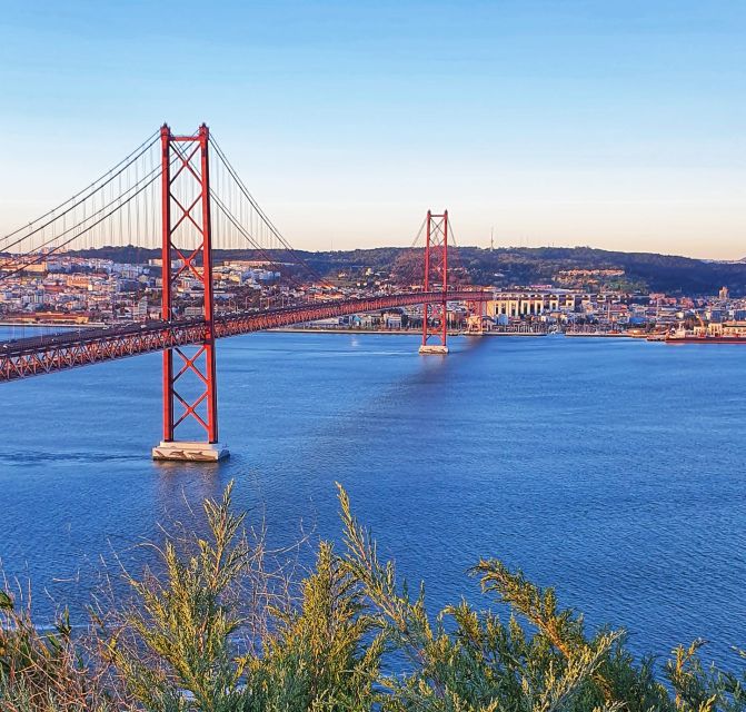 Lisbon: Half Day Complete City Highlights Tour by Tuk Tuk - Four hours of Lisbon: how the tuk tuk route actually works