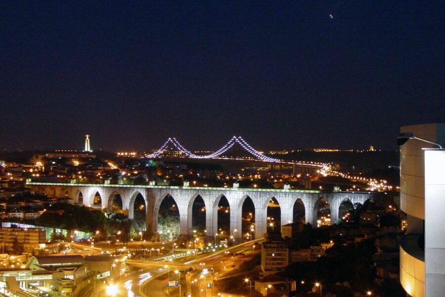 Lisbon: Half-Day Night Group Tour w/ Fado Dinner Show - Key highlights at a glance