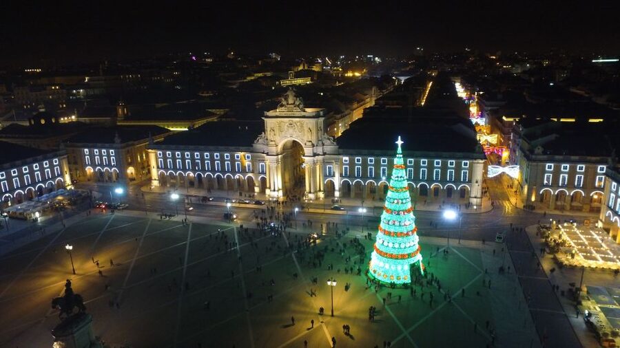 Lisbon: Half-Day Night Group Tour w/ Fado Dinner Show - Fado dinner show in Alfama: how to enjoy it (and what to expect)