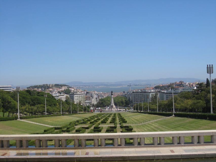 Lisbon Half-Day or Full-Day Small-Group Guided Tour - Full-Day Route: Restauradores Square, Alfama, and Lisbon Cathedral