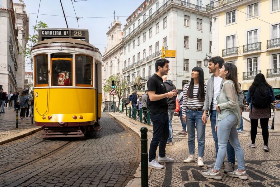 Lisbon: Helicopter Ride, Boat Trip, & Old Town Walking Tour - Should you book this Lisbon helicopter + boat + old town walk?