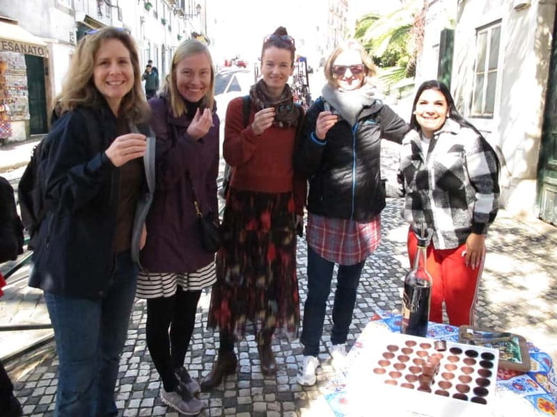Lisbon: Highlights and Hidden Gems Tour - Why Graça and the Castle walls change how you see Lisbon