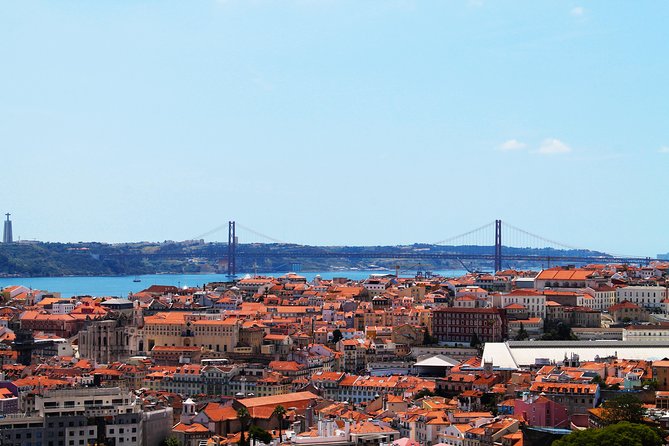 Lisbon Highlights PRIVATE Half Day Tour with a local Guide - Lisbon Cathedral: a quick stop that sets the tone