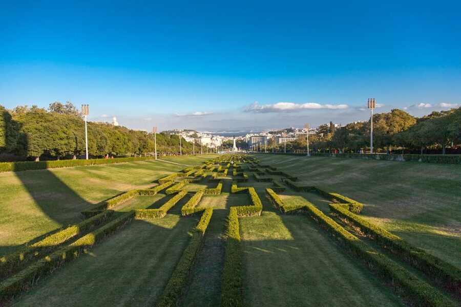 Lisbon Highlights Private Tour with Local Guide and Pickup - Price and value for a 4-hour private tour