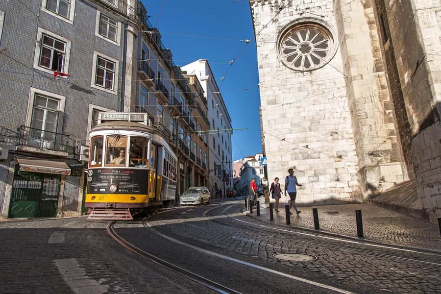 Lisbon Highlights Private Tour with Local Guide and Pickup - Pickup logistics that actually make the day easier
