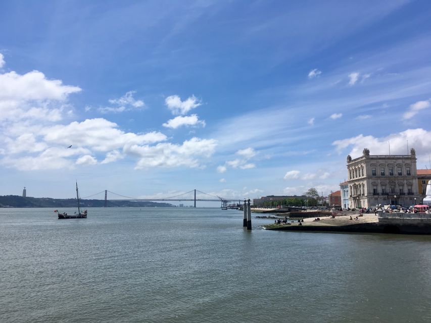 Lisbon: Hills, Alfama, and Mouraria Tour by Electric Bike - Why an electric e-bike is the smart move for Lisbon hills