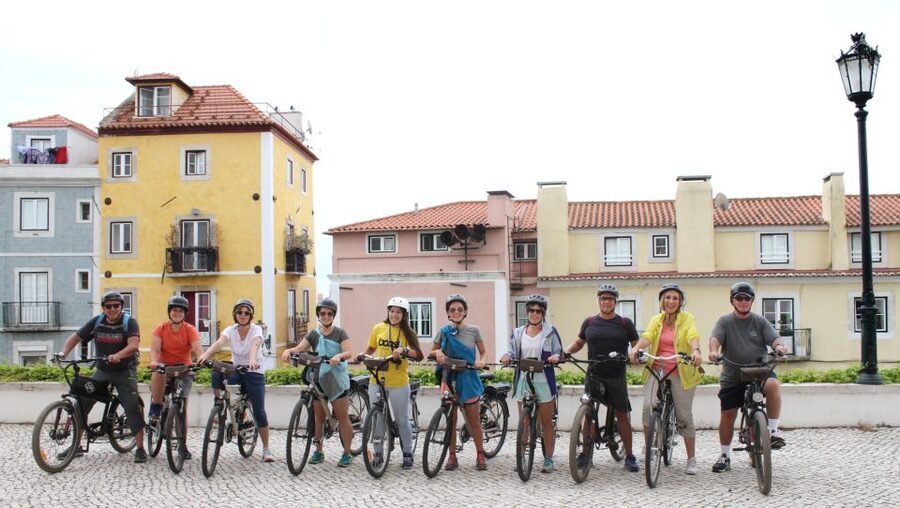 Lisbon: Hills, Alfama, and Mouraria Tour by Electric Bike - Miradouro da Senhora do Monte: the 360-degree payoff
