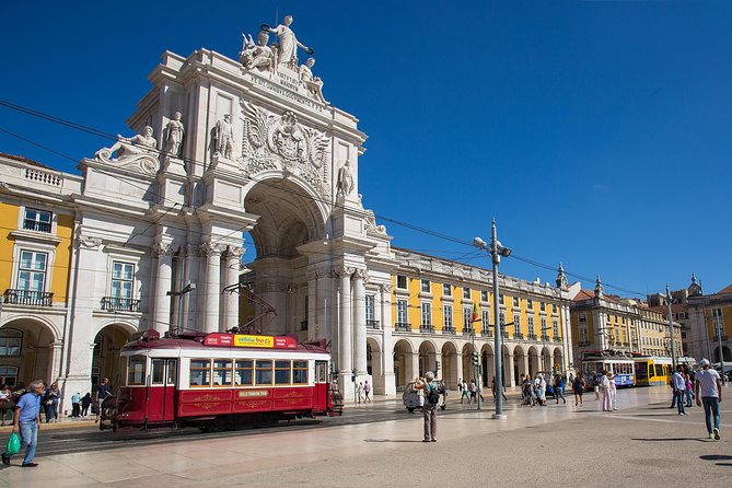 Lisbon Hills Red Tram by Tram 28 route - Audio guide with earphones: why it’s more than background