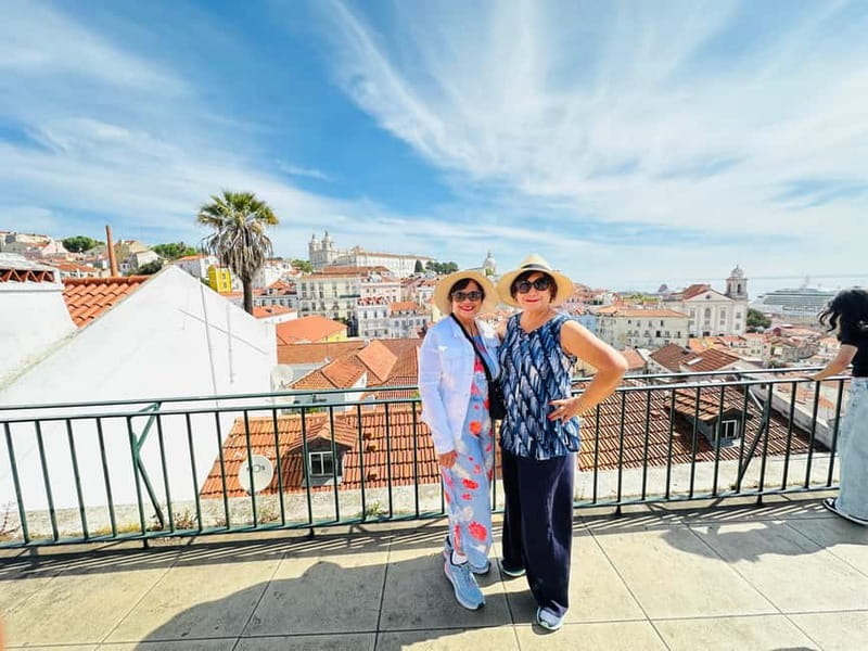 Lisbon: Historic City Tour by Tuk Tuk - Alfama to the finish: viewpoints plus streets, in one compact loop
