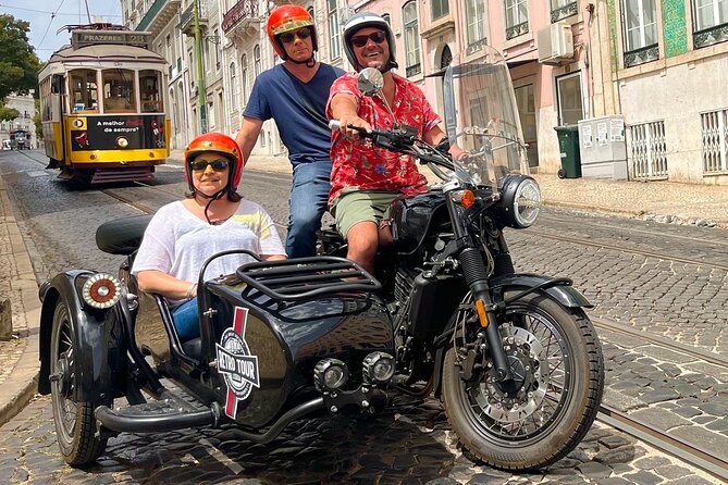 Lisbon Historic - Private Vintage Sidecar Tour - Garden stop and kiosk break: slow down without losing momentum