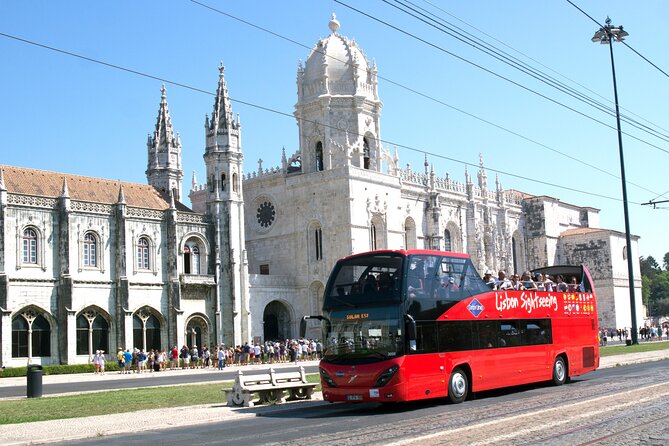 Lisbon Hop-On Hop-Off Bus and Boat Tour with Oceanário Ticket - Cityrama staff help and what to expect on the ground