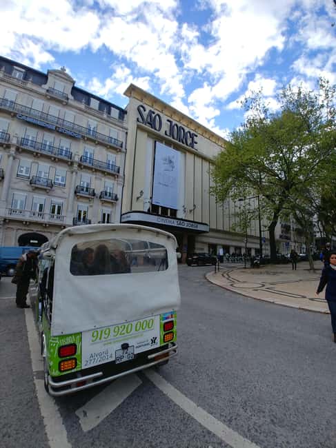 Lisbon Iconic Highlights in 2H00 : Private Tuk-Tuk Tour - Central Lisbon stops: Rua Augusta Arch, the Cathedral area, and Commerce Square