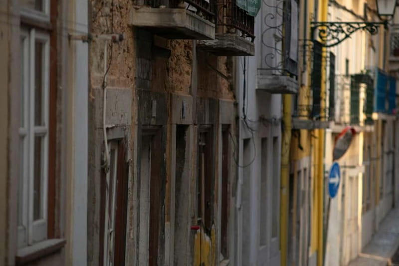 Lisbon: Iconic Landmarks Walking Tour - Baixa Pombalina Walk: The earthquake rebuilding plan you can still sense