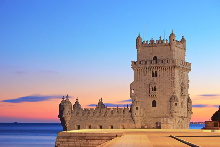 Lisbon in One Day: Full-Day Minivan Historic Tour - Lisbon Cathedral and Its Rebuilt Rose Window