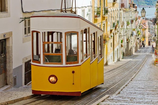 Lisbon in One Day Historic Private Tour - Meeting point and pickup: what to expect before you roll