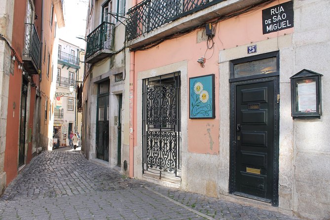 Lisbon in the eye of a Portuguese writer - Small Group, Private Guide Feel, and Easy English