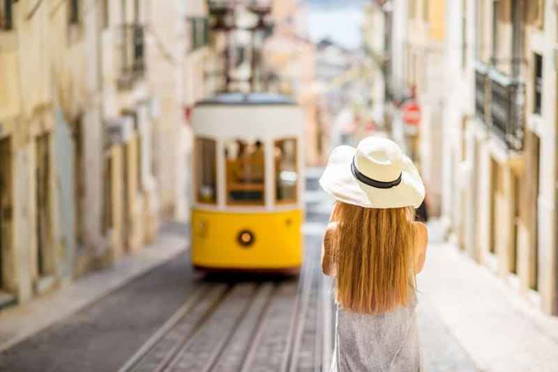 Lisbon: Instagram Hotspots Photoshoot - Meeting point at Sunset Destination Hostel and why your WhatsApp matters