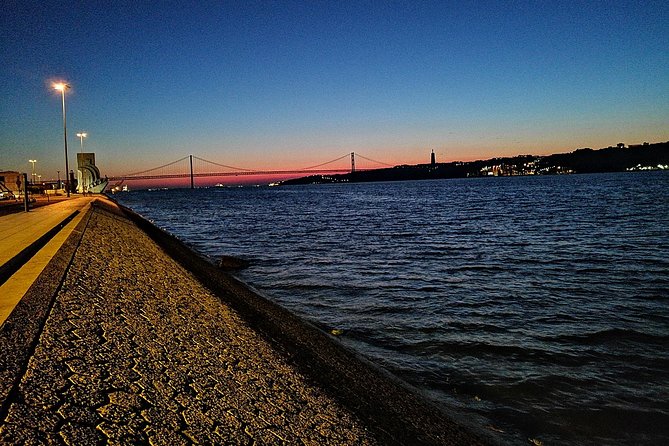 Lisbon Layover - Your 4-hour route: viewpoints, squares, lifts, and the river-side story