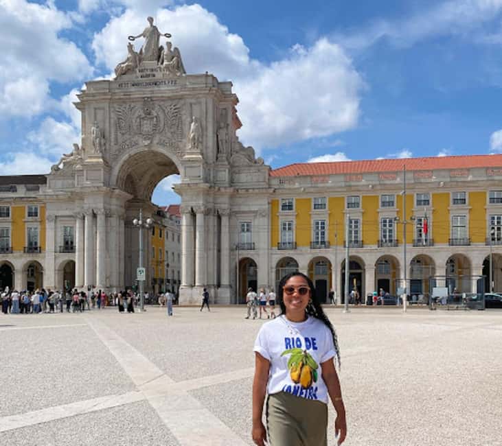 Lisbon: Learn Portuguese While Tasting Guided Walking Tour - Why Learn Portuguese in Chiado, Not Just in a Textbook