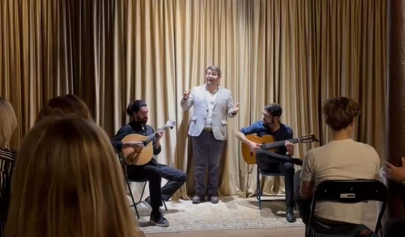 Lisbon: Live Fado Show in Historic Alfama with Port Wine - Port wine welcome: a small tradition-friendly touch