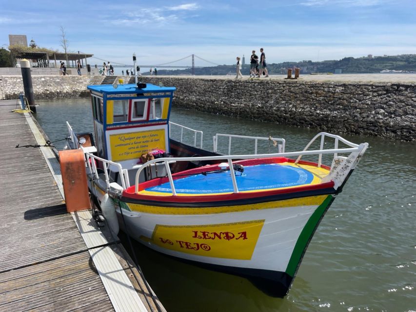 Lisbon: Live Guided Traditional Boat Sightseeing Cruise Tour - Fado listening and traditional boat touches: what to expect in the real world
