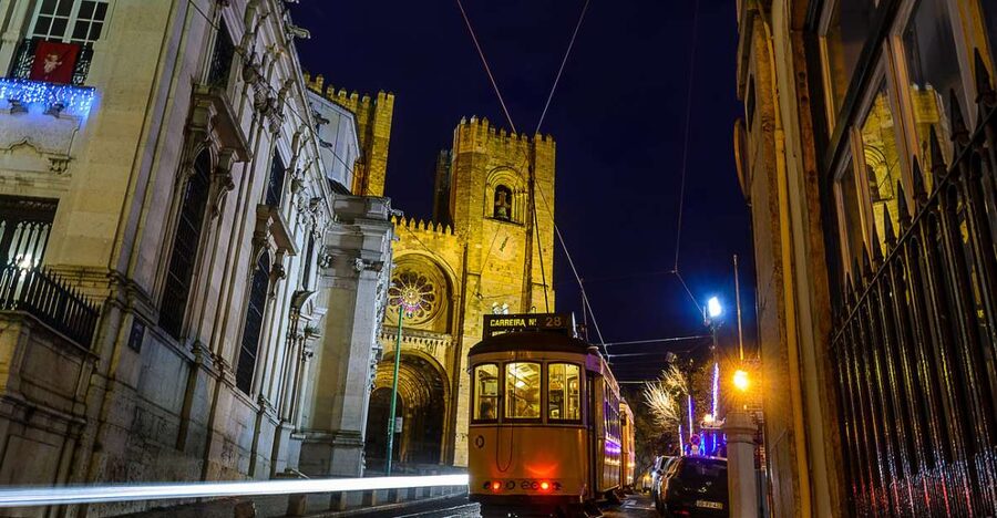 Lisbon: Luxury Fado Tour with Dinner included - Price and value: what $240 buys you in Lisbon