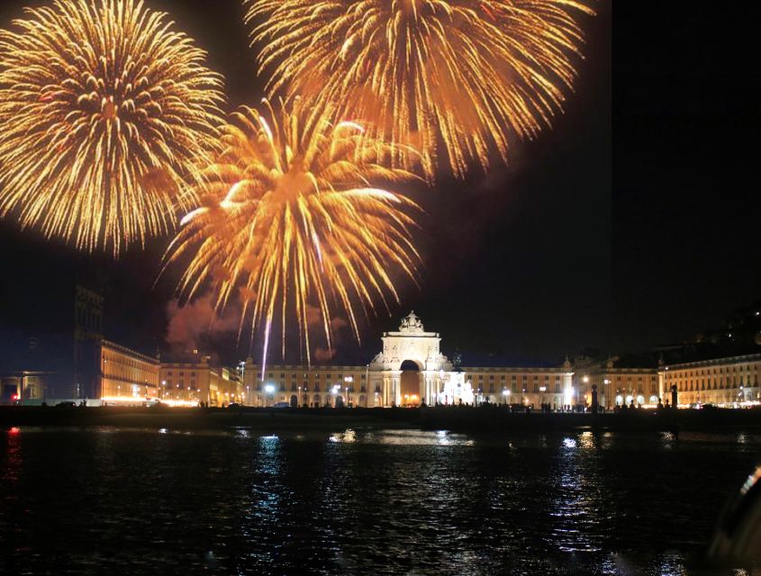 Lisbon: New Year’s Eve Fireworks Tagus River Sailing Cruise - Boarding at Bloo Boat Charter: where the evening starts