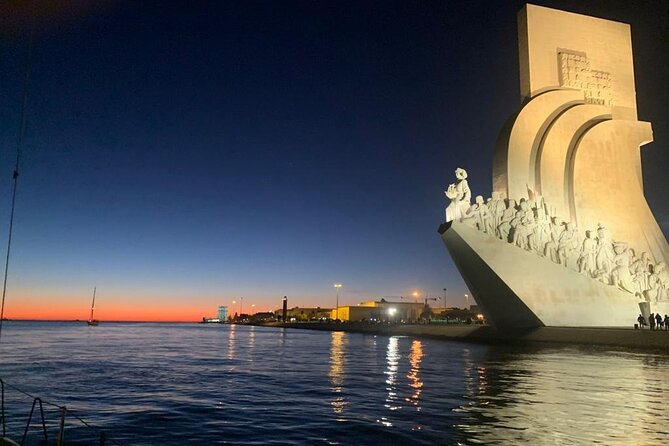 Lisbon Night Sailing Tour with a Drink- 2h Small Group Tour - Small group (max 12) and why it changes your evening