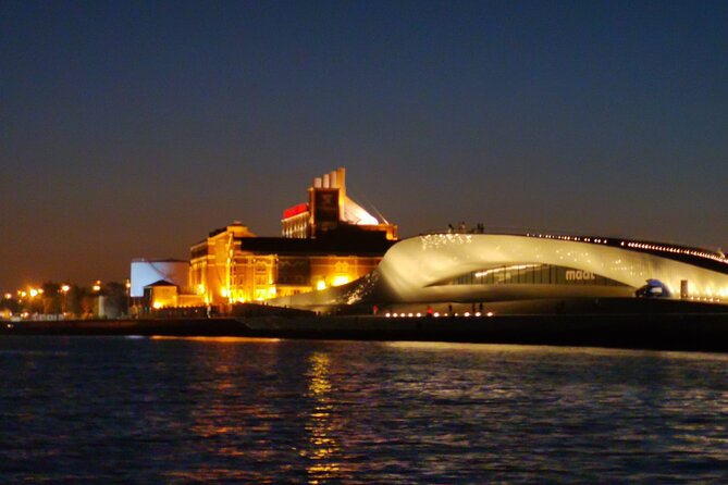 Lisbon Night Sailing Tour with a Drink- 2h Small Group Tour - Drinks onboard: what’s included and how to make it work for you
