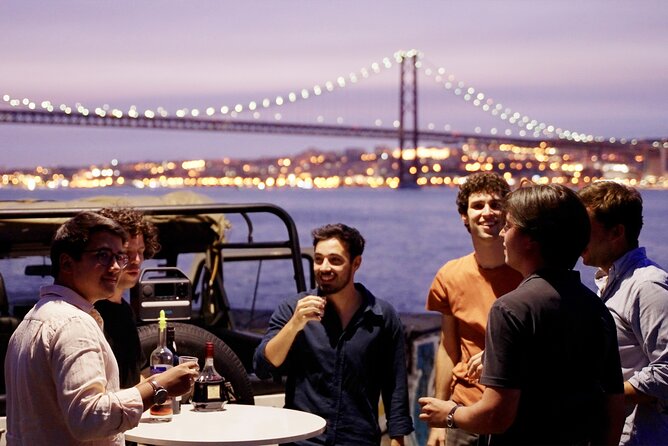 LISBON NIGHT TOUR in a Vintage Jeep with FOOD & DRINK TASTINGS - Quick hits